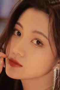 重回八零，假离婚的厂花老婆悔疯了全局